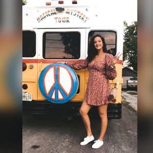 Meet your Posher, Laura